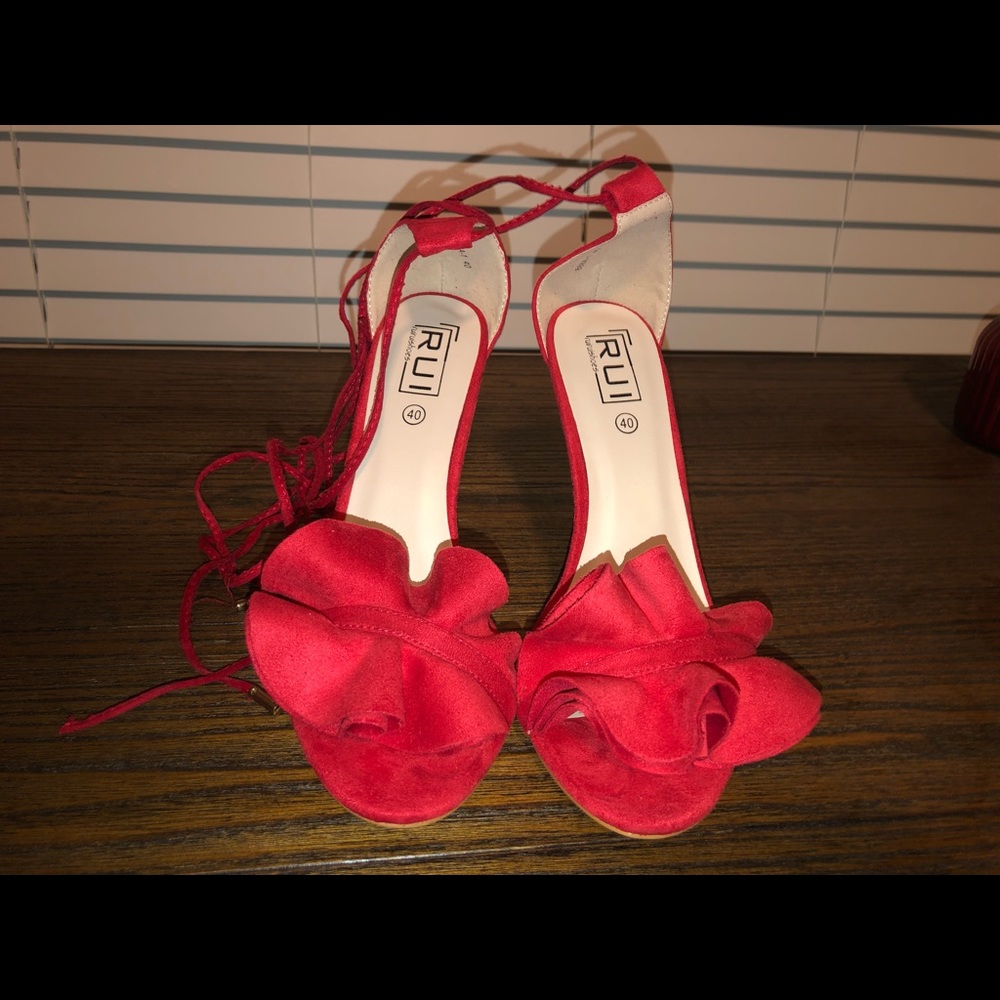 Lace Up Ruffle Sandals - Picture 2 of 4